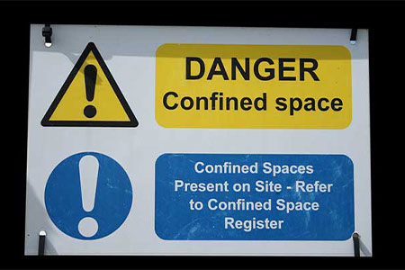Confined entry space sign